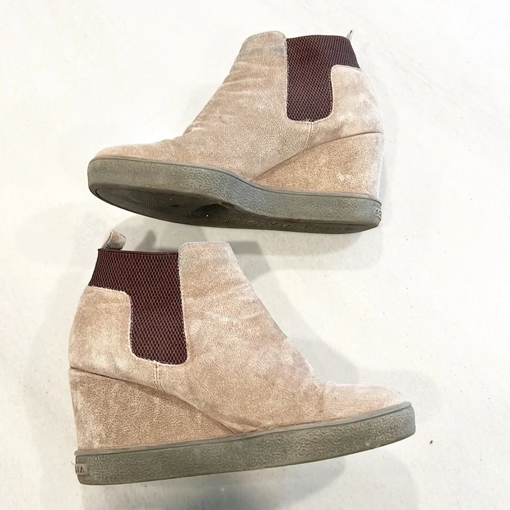 Aquatalia Claire Wedge Suede Ankle Boots Taupe Tan Beige size 9